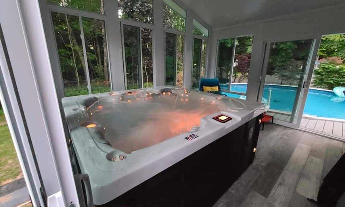 Hot tub in a sunroom